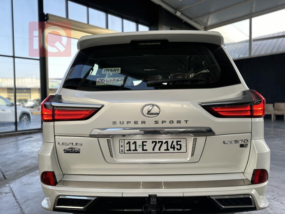 Lexus LX